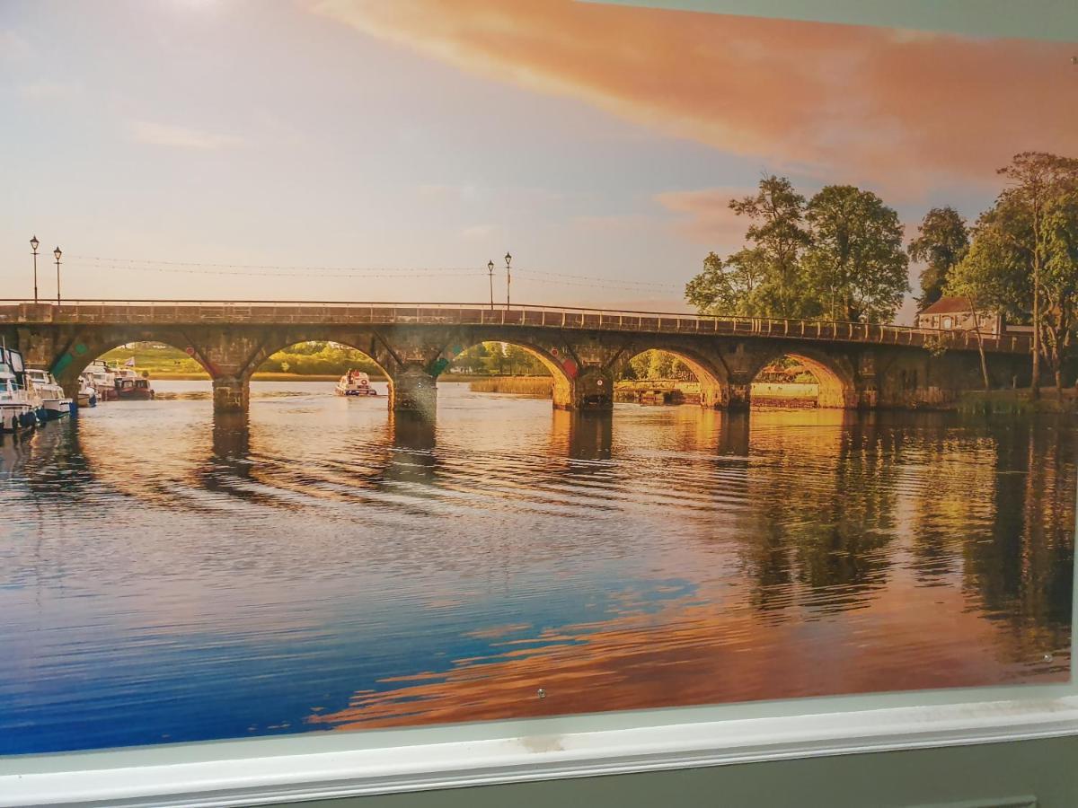 Shannon Bridge House Carrick on Shannon Eksteriør bilde